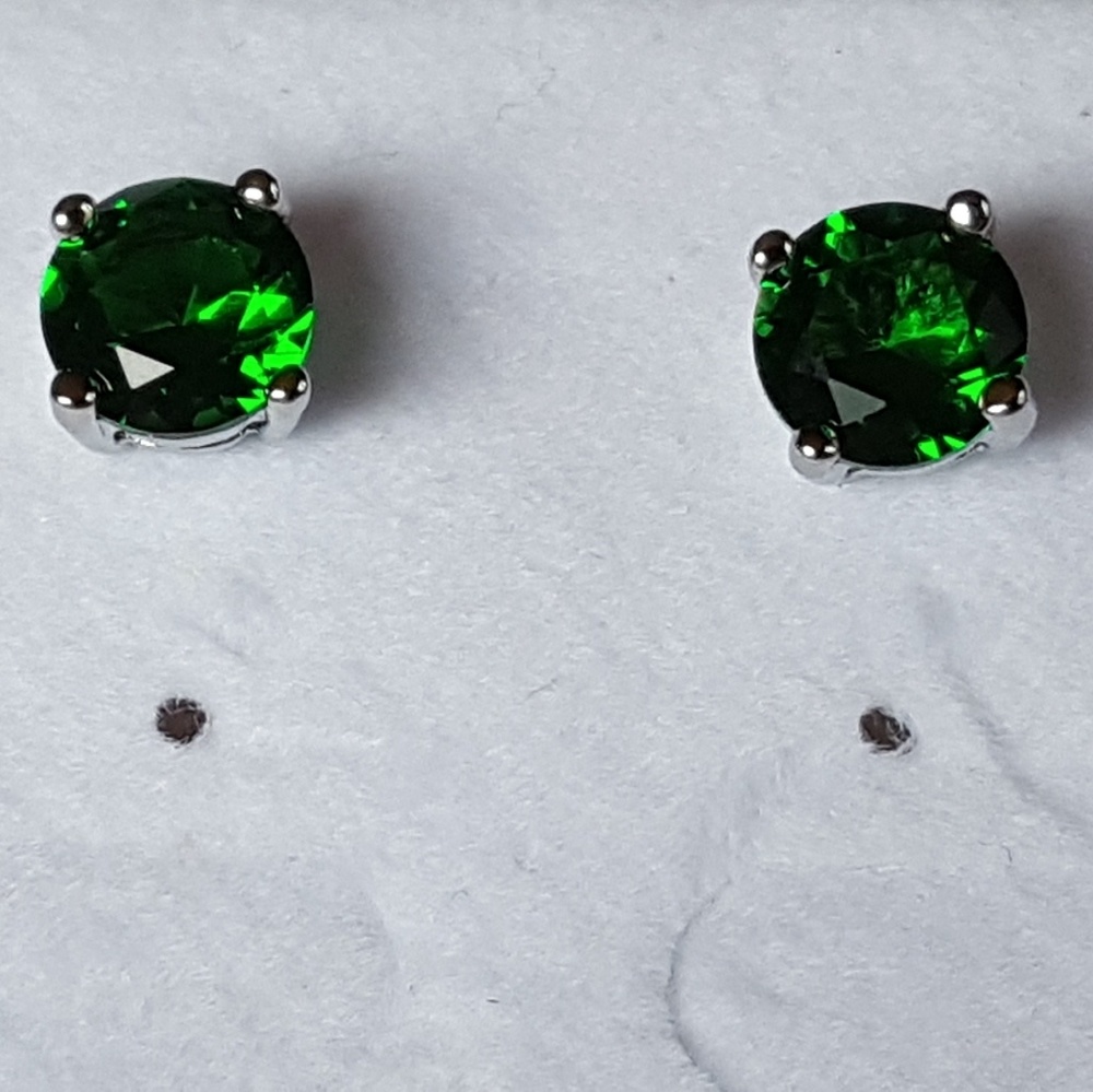 2 CTW Emerald Stud Earrings